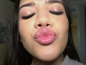 Food Delivery Turns Into Sexy Latina Giving Sloppy Head- DSLAF