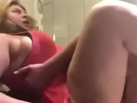Gorgeous Latina walking at the mall on Christmas time had to fuck her in the bathroom! La Paisa public bathroom facial