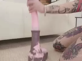Giada Sgh Tests the Power Handmade Dildo Size L and gets 26.5cm (10.4 inches) up her ass with Anal Fisting TWT008